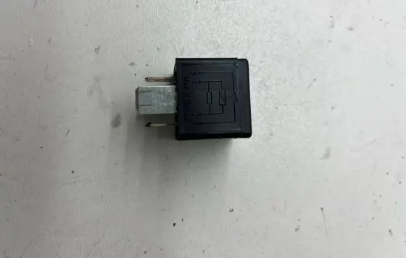 Volkswagen PASSAT B6 Other relay 7m0951253a