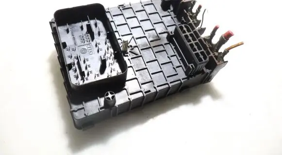 Volkswagen PASSAT B6 Fuse box set