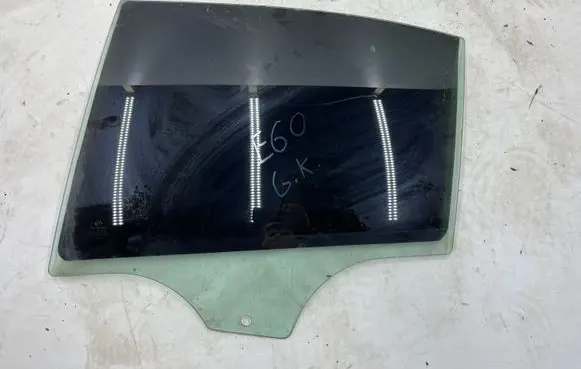 BMW 5 E60 E61 Front door window glass four-door 43R001582