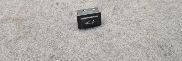 Tailgate opening switch