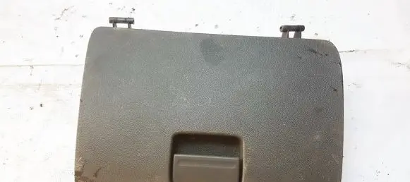 Ford Focus Glove box