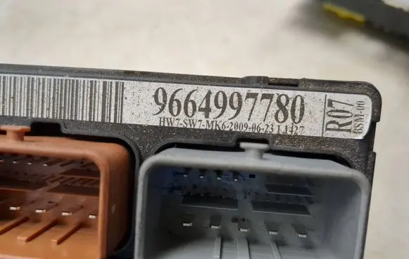 Citroen C3 Fuse module 9664997780