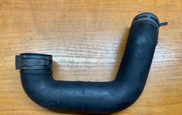 Ford Focus Breather hose/pipe XS4Q6K666AA C72GA