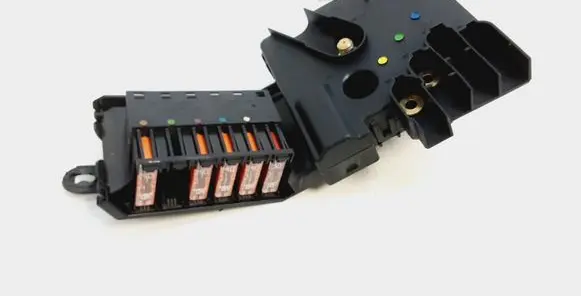 Mercedes-Benz CLS C219 Fuse module A2115461241