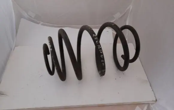 Jeep Cherokee III KJ Rear coil spring