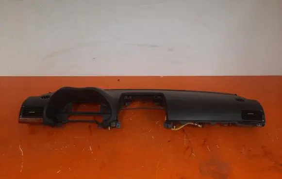 Toyota Avensis Verso Dashboard 55311-05070