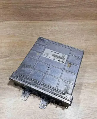 Volkswagen PASSAT B5 Engine control unit/module ECU 8D0907558