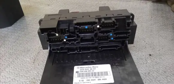Mercedes-Benz C W203 Fuse module 2035453601 5DK00848553