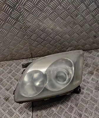 Toyota Avensis T250 Headlight/headlamp
