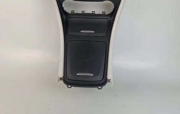 Mercedes-Benz CLA C117 X117 W117 Car ashtray A1768100079 23112013 1234211B