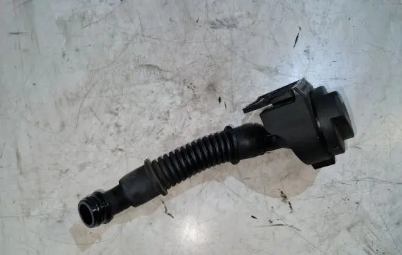 Mercedes-Benz B W245 Oil fill pipe A6400100369