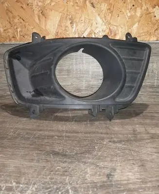 KIA Carens I Front bumper lower grill 865161D051
