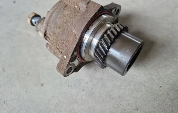 Toyota Hilux (AN10, AN20, AN30) Vacuum pump