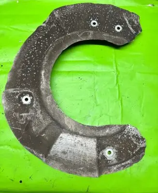 BMW 5 F10 F11 Front brake disc dust cover plate 677526