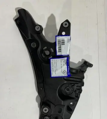 Volvo V60 Fender mounting bracket 32348054