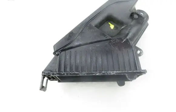 Renault Clio II Air filter box 8200042209