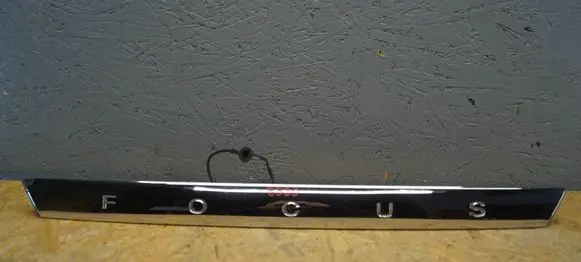 Ford Focus Trunk door license plate light bar 6N41L43525AE
