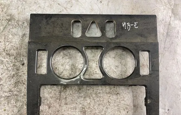 Mercedes-Benz E W210 Radio/GPS head unit trim A2106830308
