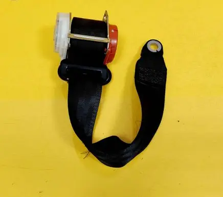 Nissan Almera N16 Rear seatbelt 040736