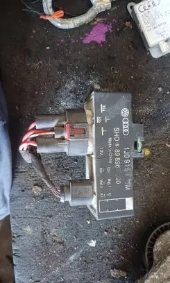 Skoda Fabia Mk1 (6Y) Coolant fan relay 1j0919506m
