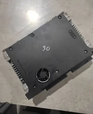 Audi Q7 4M Sound amplifier 4M0035466