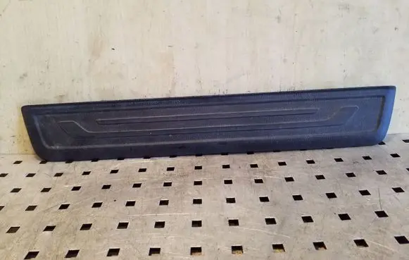 KIA Sportage Front sill trim cover 858733U010
