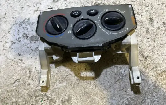 Nissan Primastar Climate control unit W964098P
