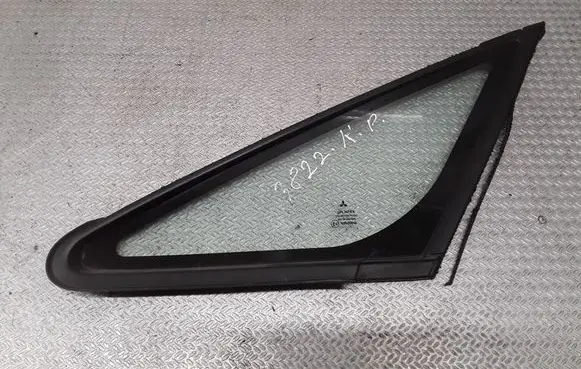 Mitsubishi Colt Front triangle window/glass 