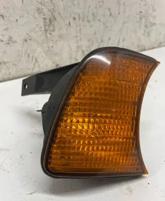 BMW 5 E34 Front indicator light 1384034 155042