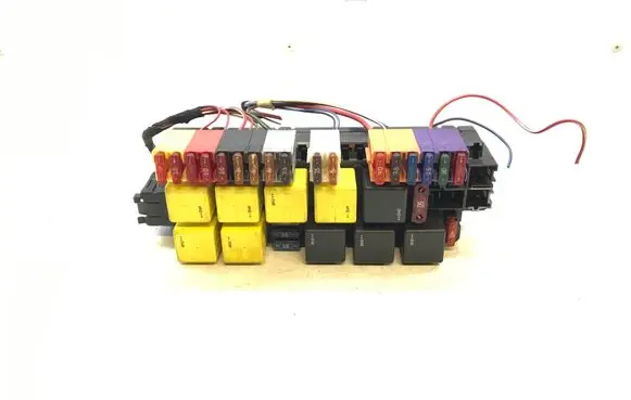 Mercedes-Benz CL C215 Fuse module A0295450432 K3888