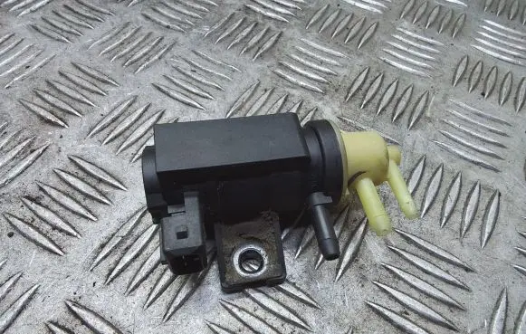 Nissan Navara D23 Turbo solenoid valve 149566740R 70181413