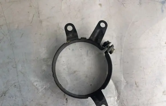 Jeep Grand Cherokee (WK) Fuel filter bracket/mount holder A6420920040