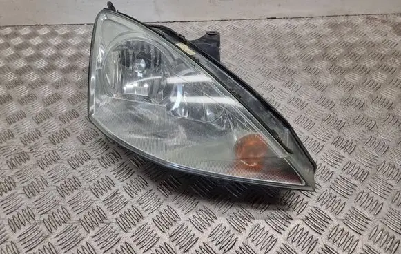 Ford Focus Headlight/headlamp 2M5113W030BE