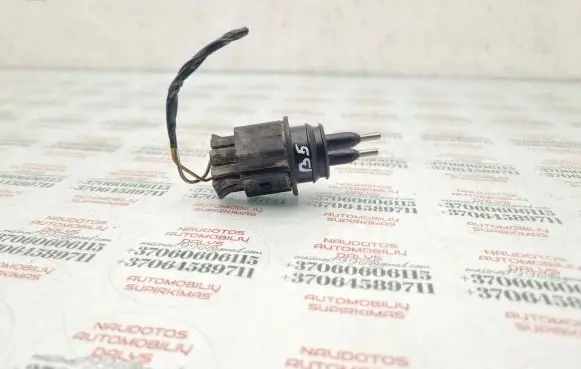 Volkswagen PASSAT B5 Windshield washer fluid level sensor 7M0973202