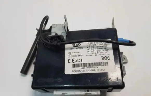 KIA Ceed Trunk lid opening control unit 
