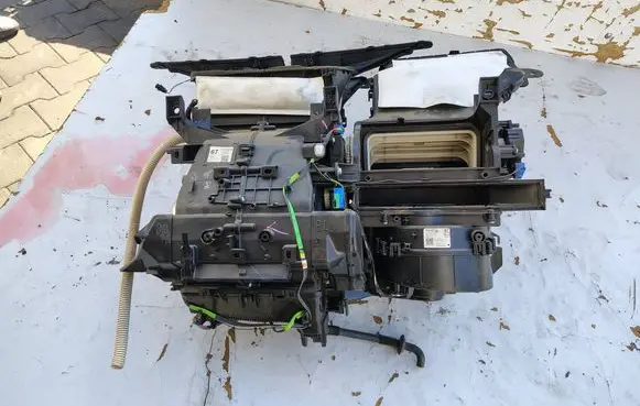 Toyota Yaris Interior heater climate box assembly 870100D671