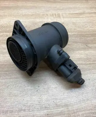 Volkswagen PASSAT B5.5 Mass air flow meter 038906461 0281002463