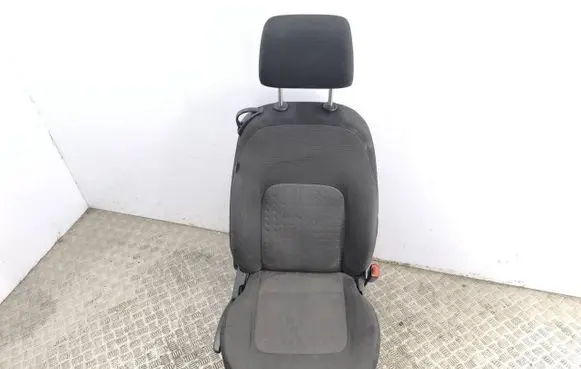 Volkswagen New Beetle Front driver seat 