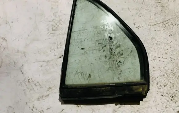 Rear vent window glass