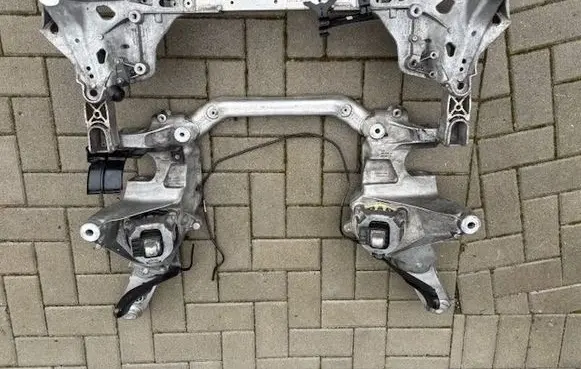BMW 7 G11 G12 Front subframe 6887340