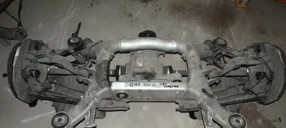BMW 7 G11 G12 Rear axle beam 8638075