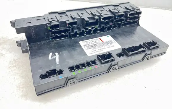 Mercedes-Benz E W211 Fuse module 2115452001 5DK00804740