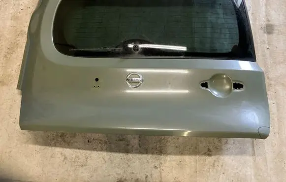Nissan Cube Z12 Tailgate/trunk/boot lid