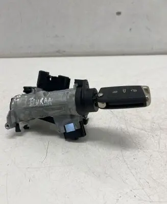 Volkswagen Touran III Ignition lock 5Q0905865 1K0905851