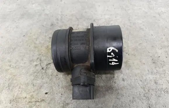 Volkswagen PASSAT B5.5 Mass air flow meter 074906461B