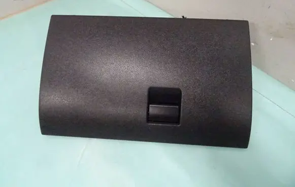Ford Mondeo Mk III Glove box 
