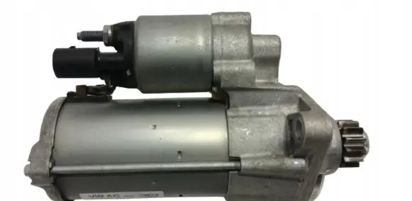 Volkswagen Polo VI Starter motor 02E911024B