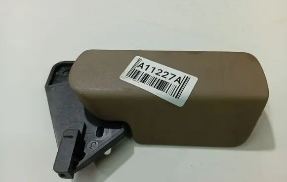 Audi Q7 4L Engine bonnet (hood) release handle 7L0823633