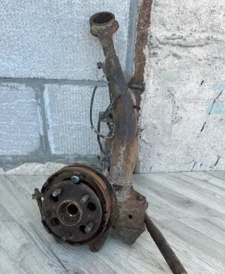 Toyota RAV 4 (XA20) Rear wheel hub