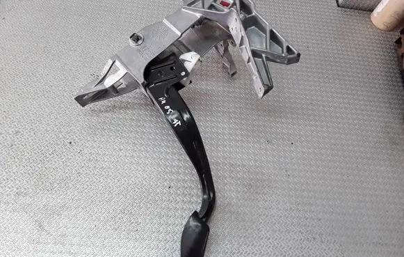 Audi A4 S4 B6 8E 8H Brake pedal 8E1721117A